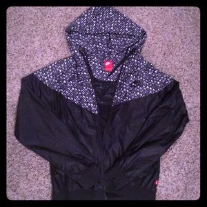 Nike windbreaker jacket *LIKE NEW*